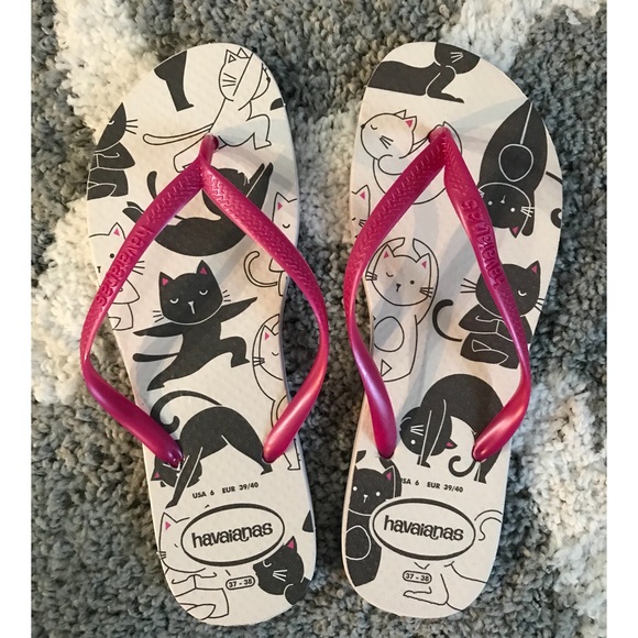 havaianas printed flip flops